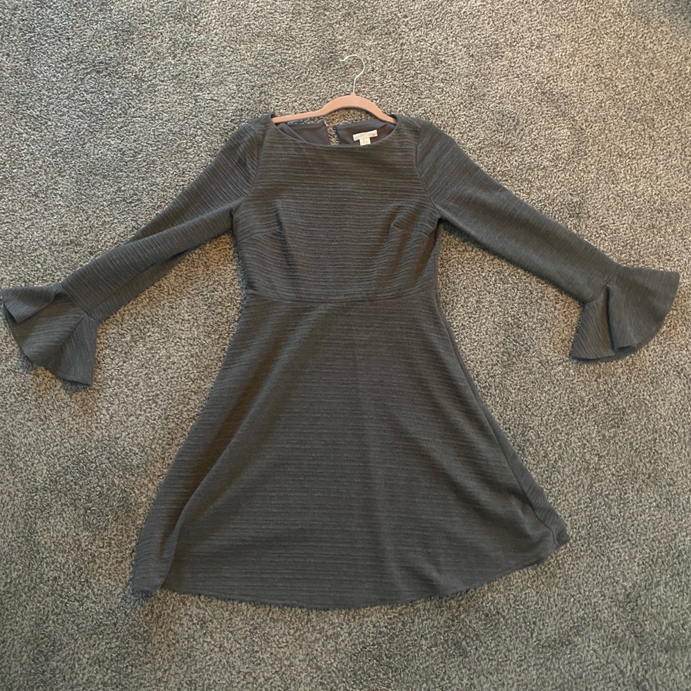 Wedding Guest Dress London Times Grey textured Dress with bell sleeves. Size 8.